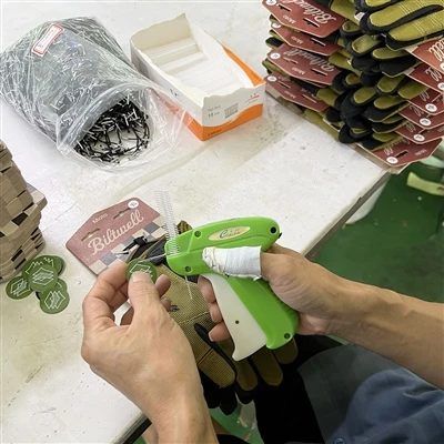Wij verpakken de producten zorgvuldig voor onze klanten.